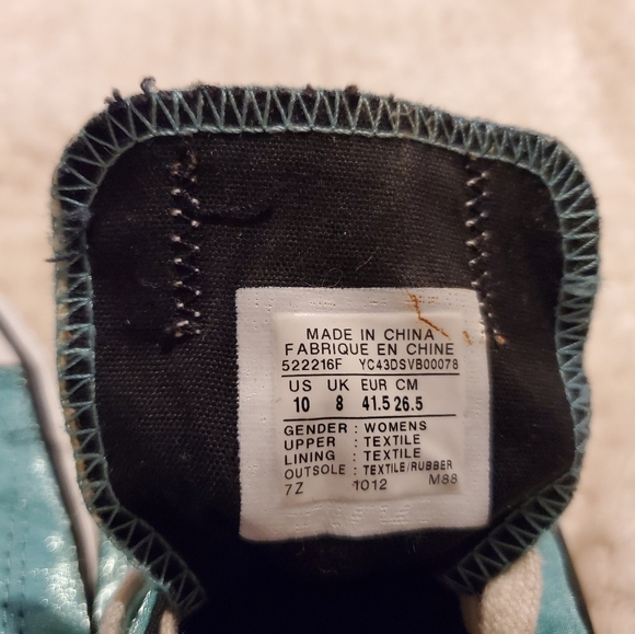 Shoes - Picture 4 of 8